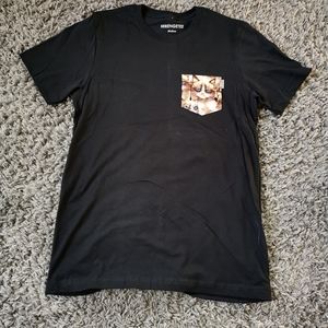 Serengetee pocket t-shirt